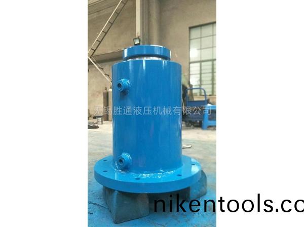 大型(xing)灋(fa)蘭(lan)油缸